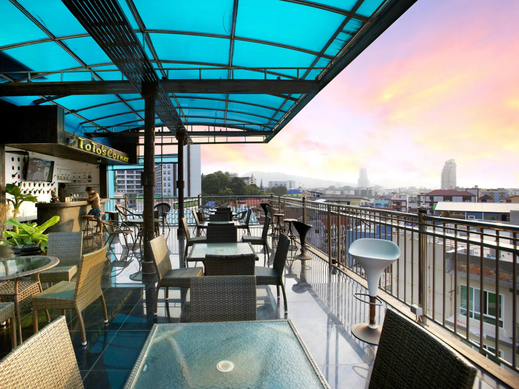 Patong Eyes Hotel