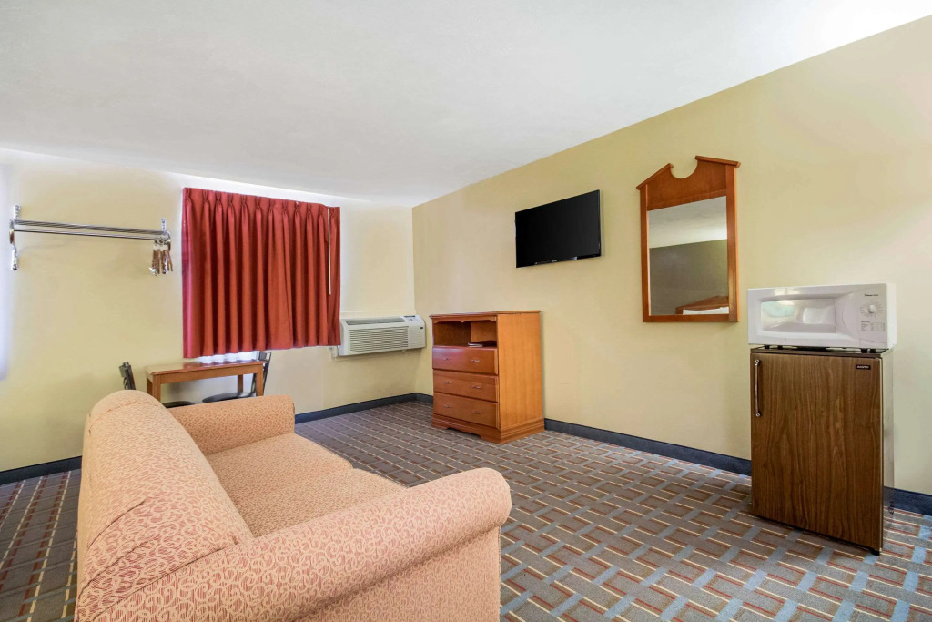 Econo Lodge Lansing - Leavenworth