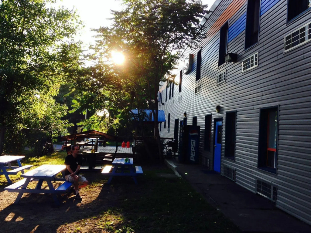 Hostelling International Niagara Falls