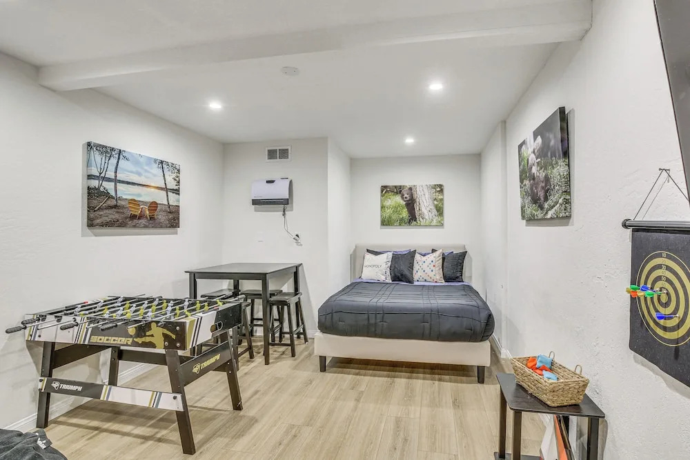 Lake Views & Game Room! Lake Arrowhead 3-king Gem