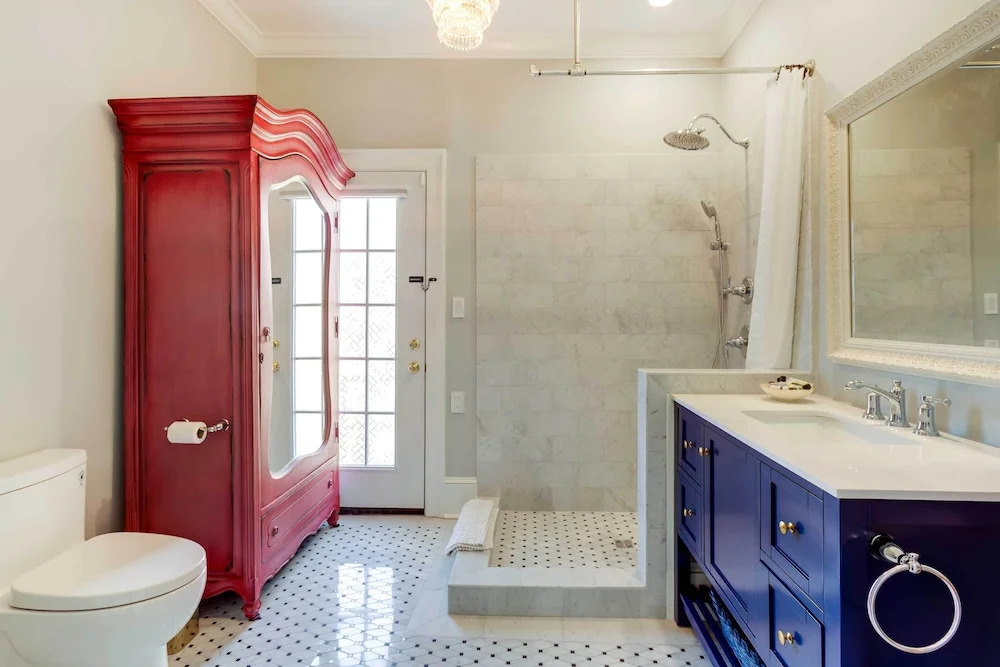 Private Hot Tub: Historic Savannah Home