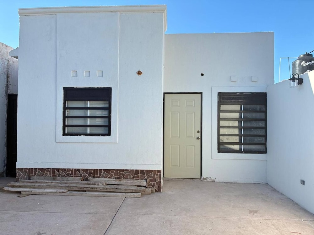 Modern 2-bedroom House in Guaymas