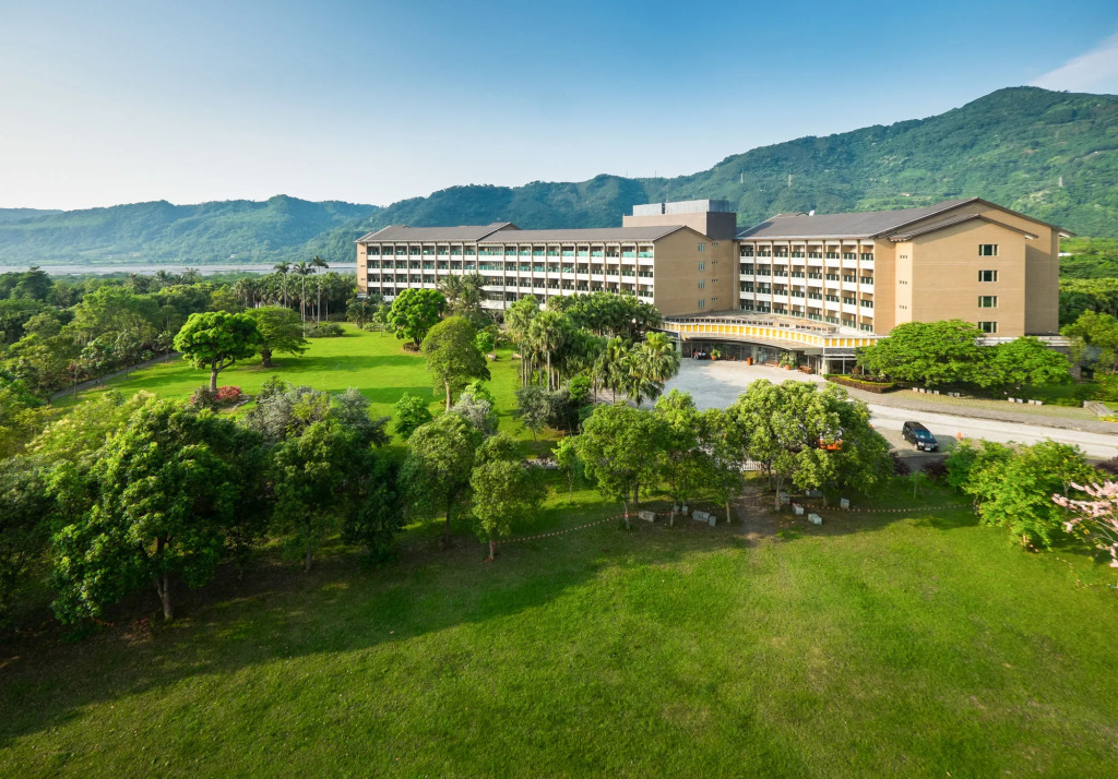 Luminous Hot Spring Resort & SPA