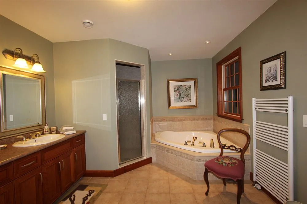 Stone Edge Estate Bed & Breakfast