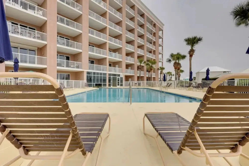 Gulf Shores Condo w/ Balcony: 2 Mi to Fort Morgan