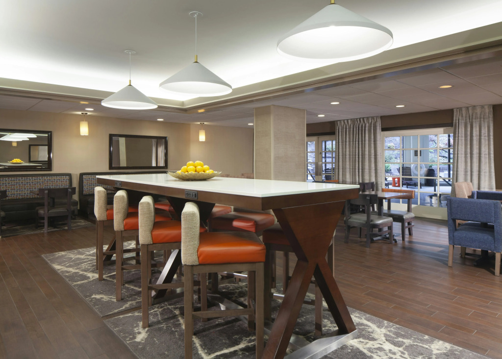 Hampton Inn Charleston-Southridge