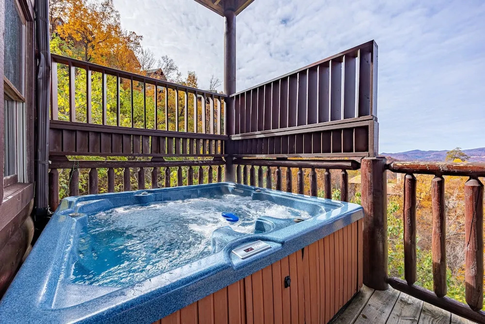 Picture Perfect- Seven Bedroom Cabin