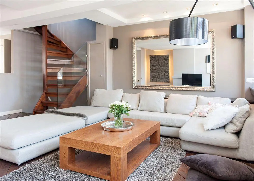 Lionel Apartment