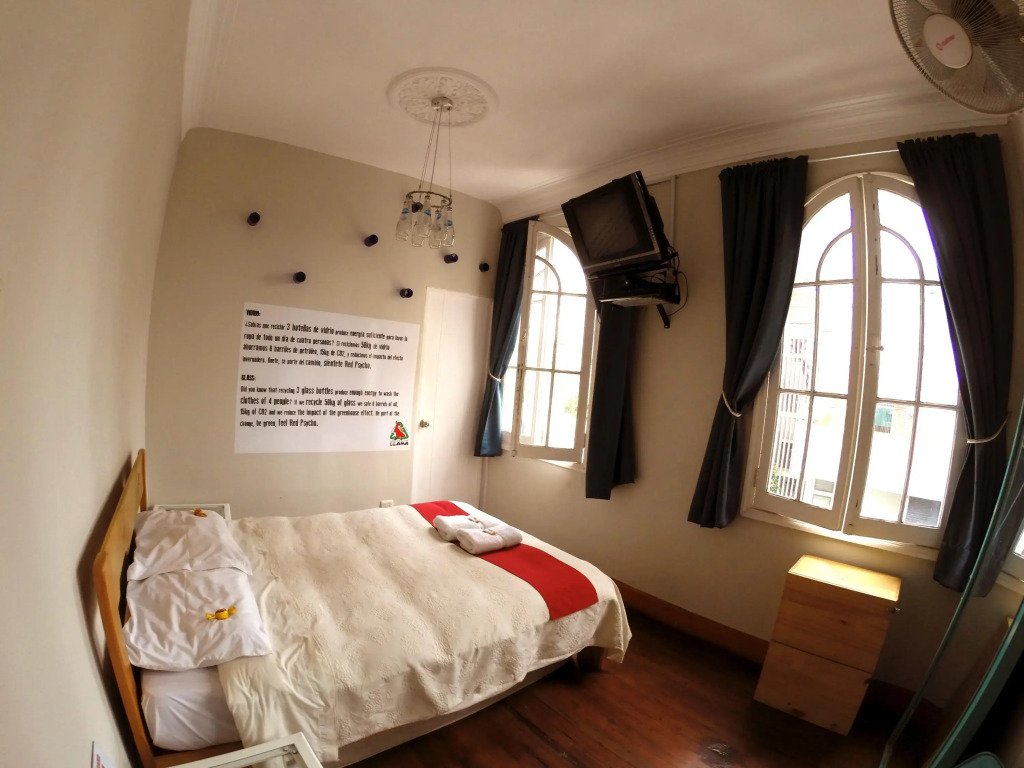 Red Llama Eco-Hostel
