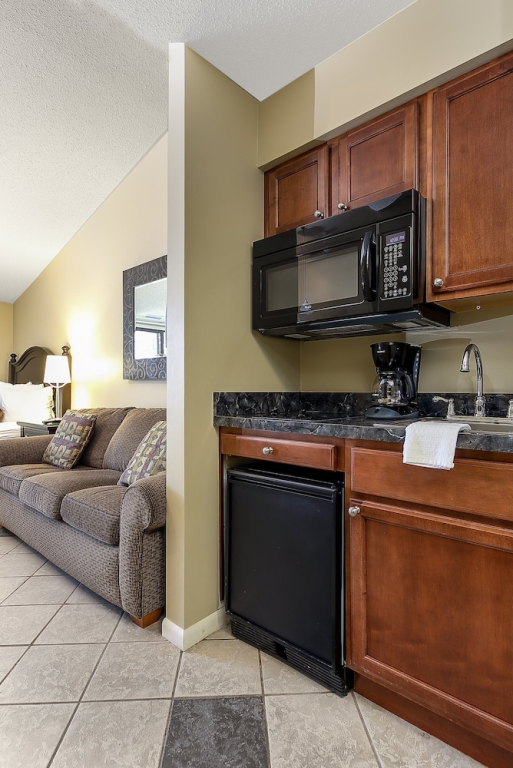 Lake Views at The Shores Great Location 5693