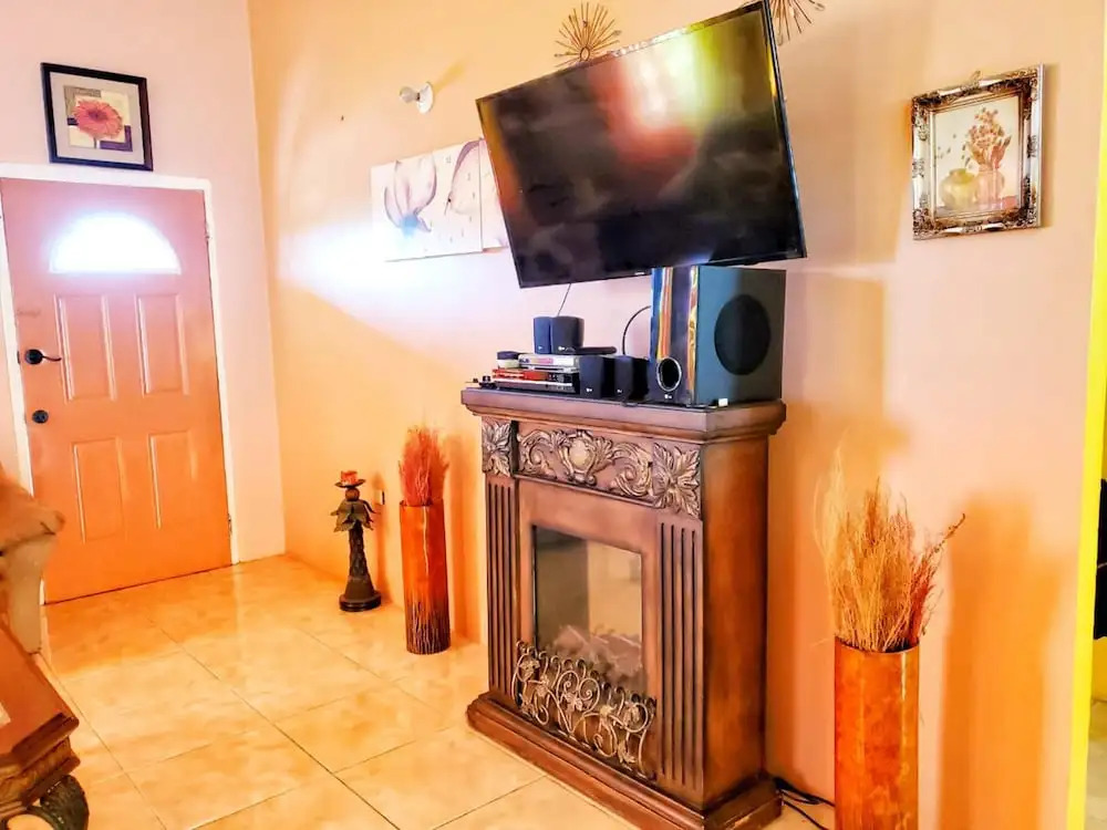2 Bed-Sleeps 4-Gated community-5 Min Town Centre