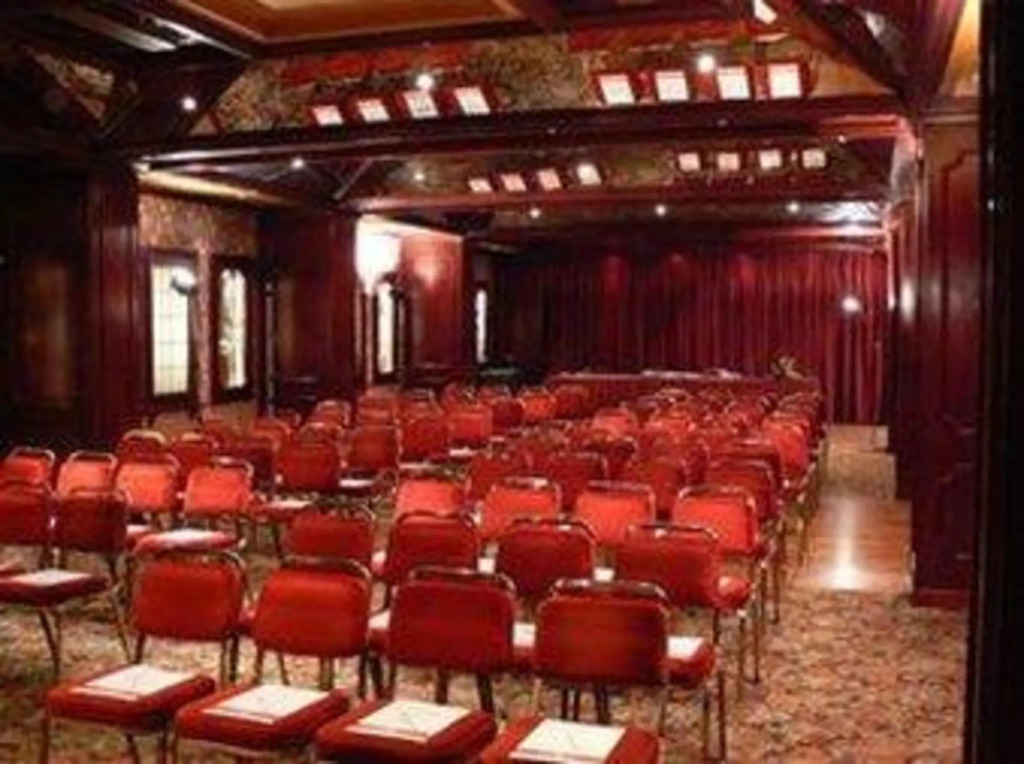 Russott Hotel
