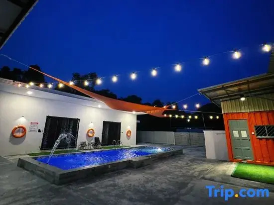 The Rina Homestay• Private Pool • Karaoke • BBQ