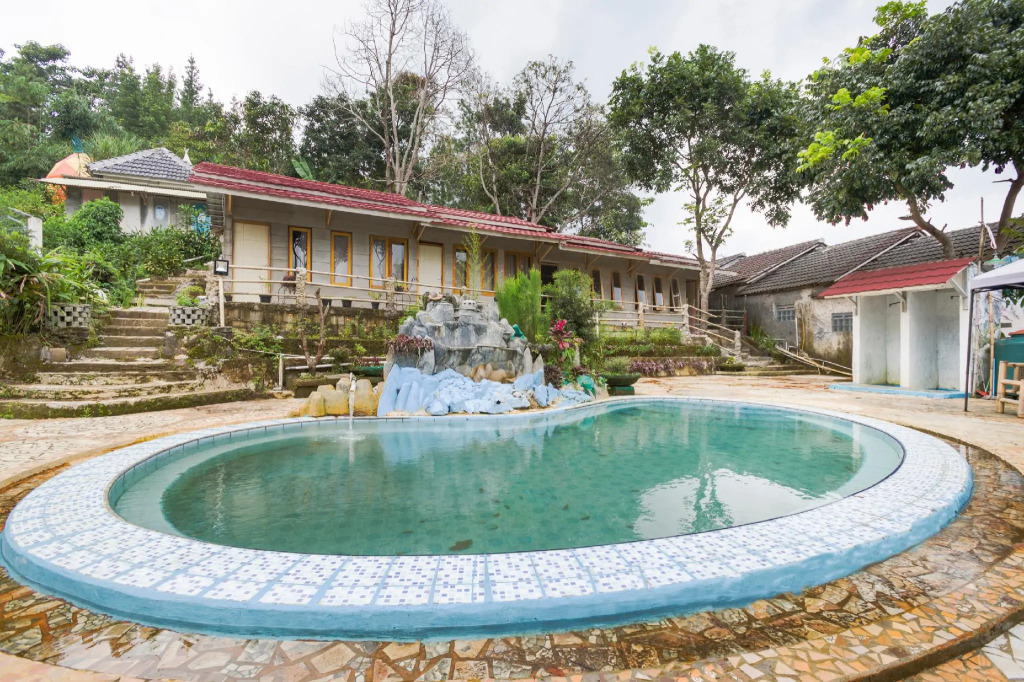 Urbanview Hotel DPineapple Villa Ciater by RedDoorz