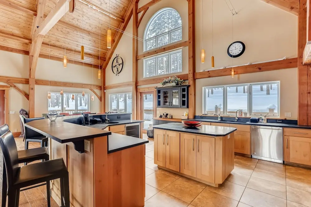 New Listing! Secluded Peak 7 W/ Hot Tub 5 Bedroom Home