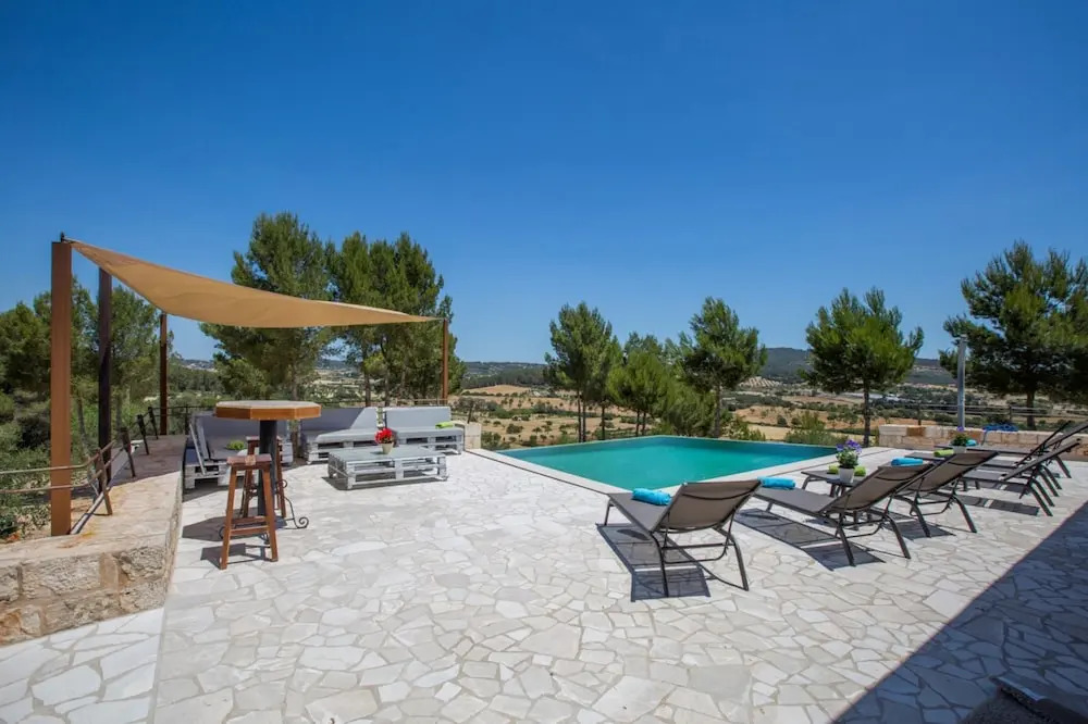 Sa Tanca in Sant Joan with Infinity Pool