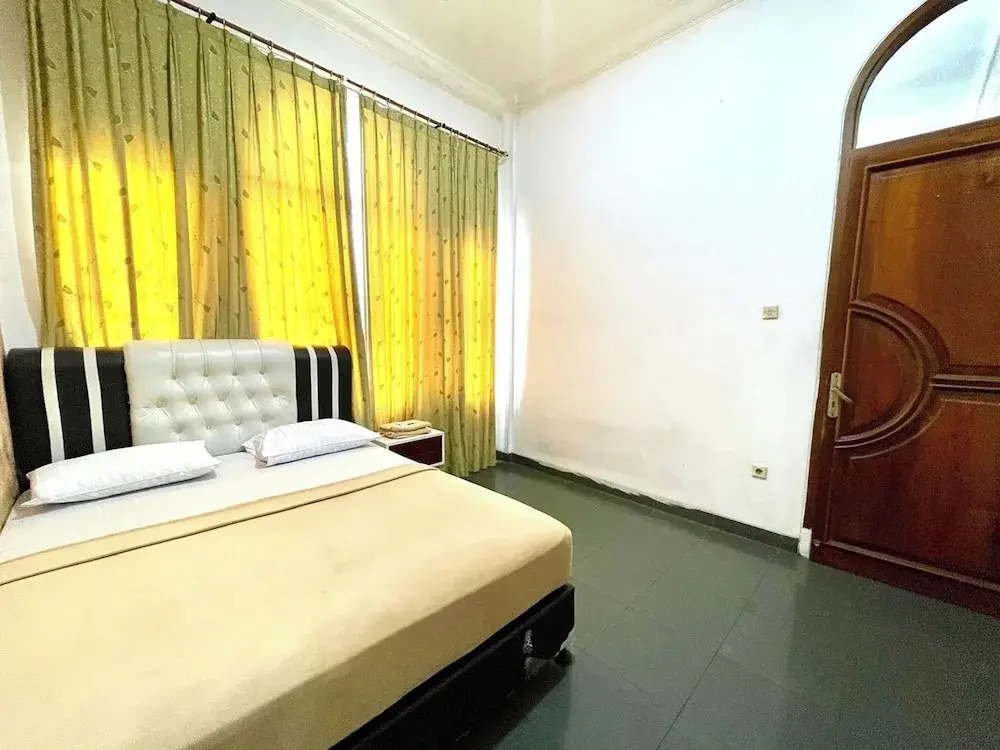 Yani Guesthouse