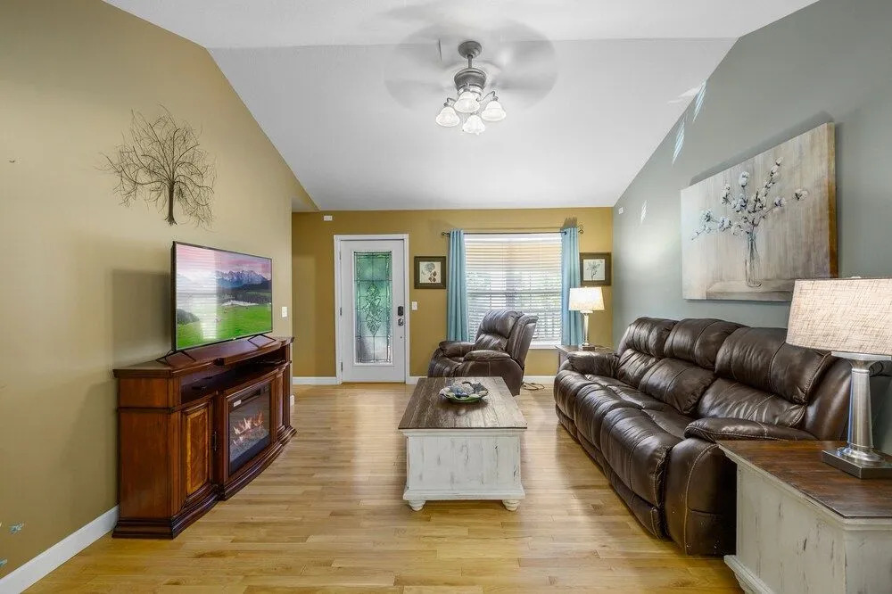Bradley Bungalow Sleeps 11 Sevierville