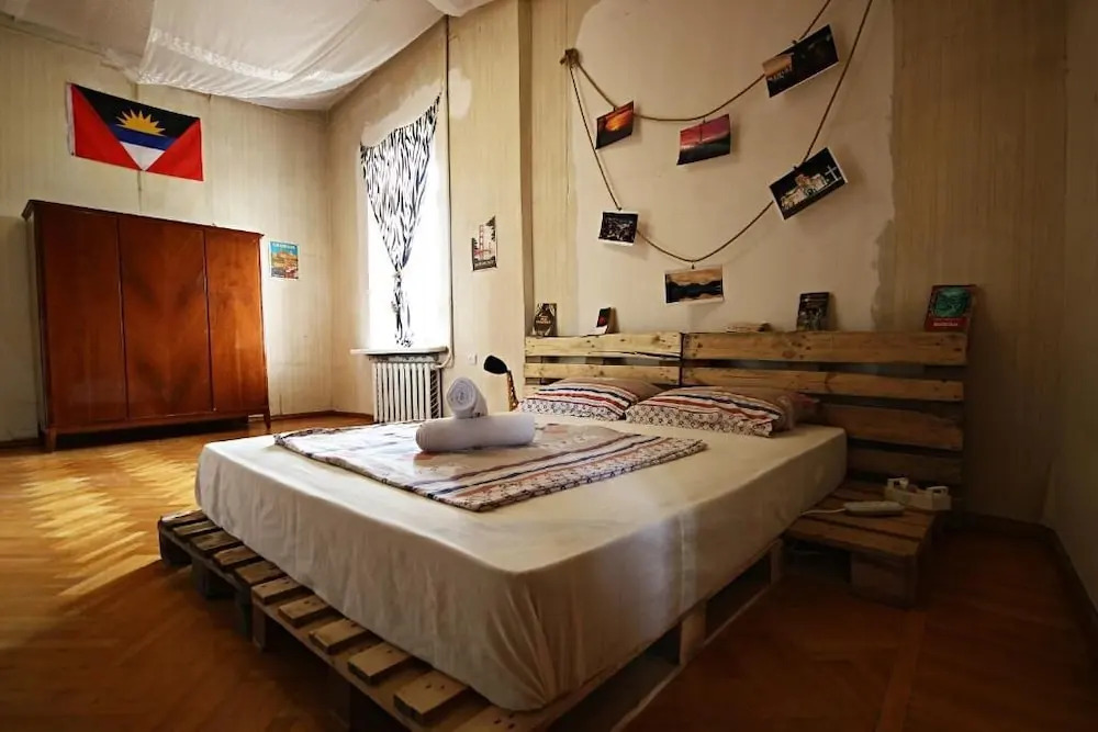 Хостел Dingo Backpackers