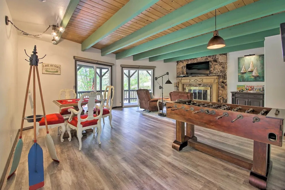 Bikes + Game Room: Lovely Lake Arrowhead Home!