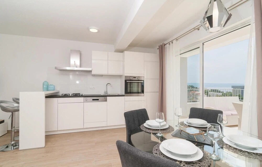 Nice Apartment in Podstrana With 1 Bedrooms and Wifi