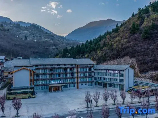 Liquan Hotel