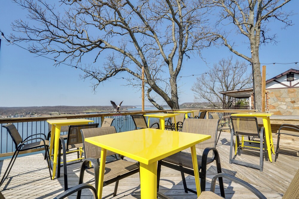 Main Channel View! Cozy Studio on Bagnell Dam Blvd
