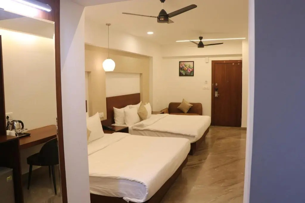 HOTEL KADAMB TREE