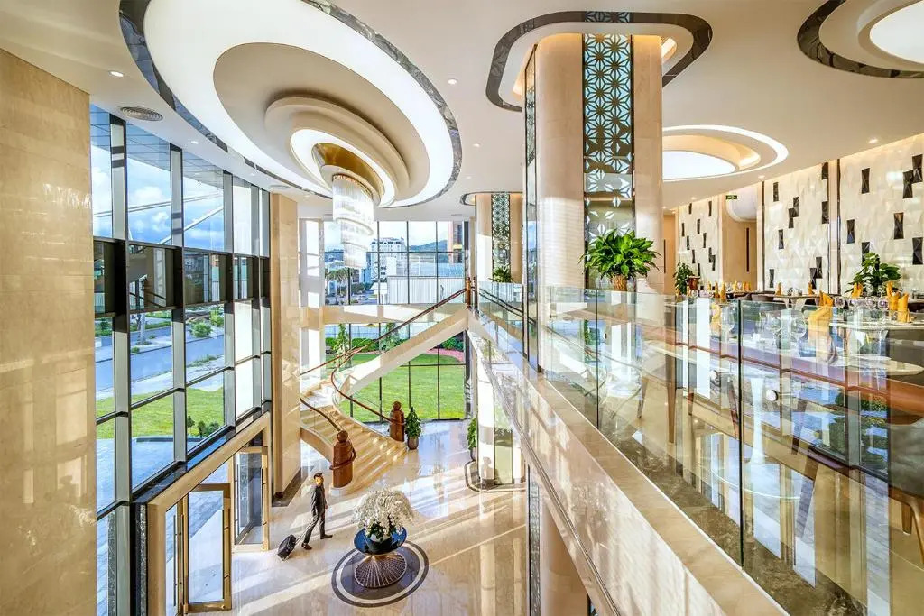 DeLaSea Ha Long Hotel - Modern Bayview Escape