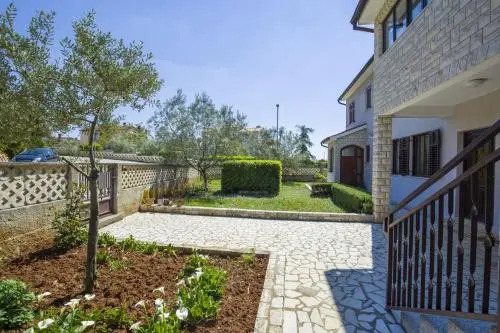 Apartment Luciana 225