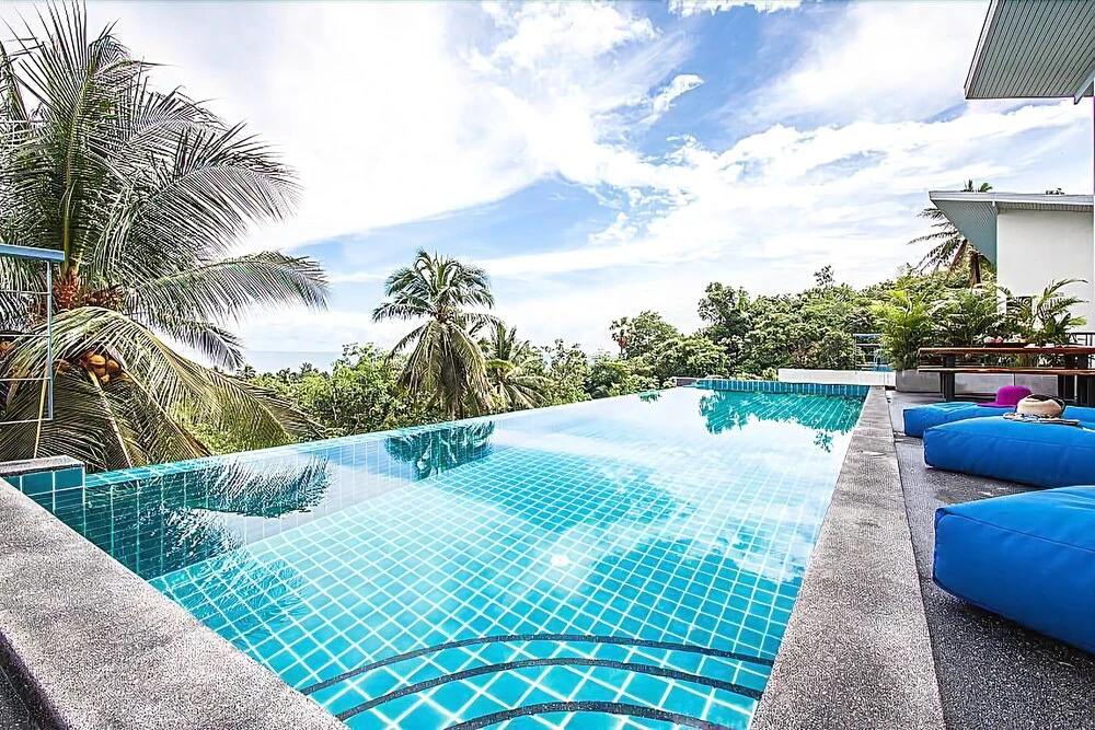 Paritta Sky Villa A 2 villas with 3 beds each