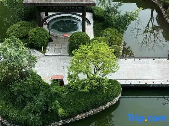 Xi'an DiJianNanShan Hot Spring Hotel (Wildlife Park)