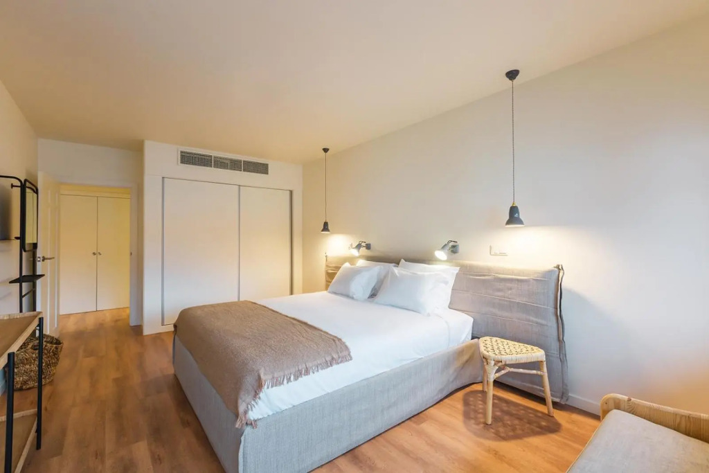 Three House Hotel