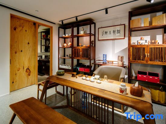 Jingdezhen Porcelain Amendment Technique Guesthouse