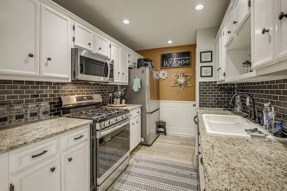 2 Mi to Dtwn! Modern Round Rock Oasis w/ Patio