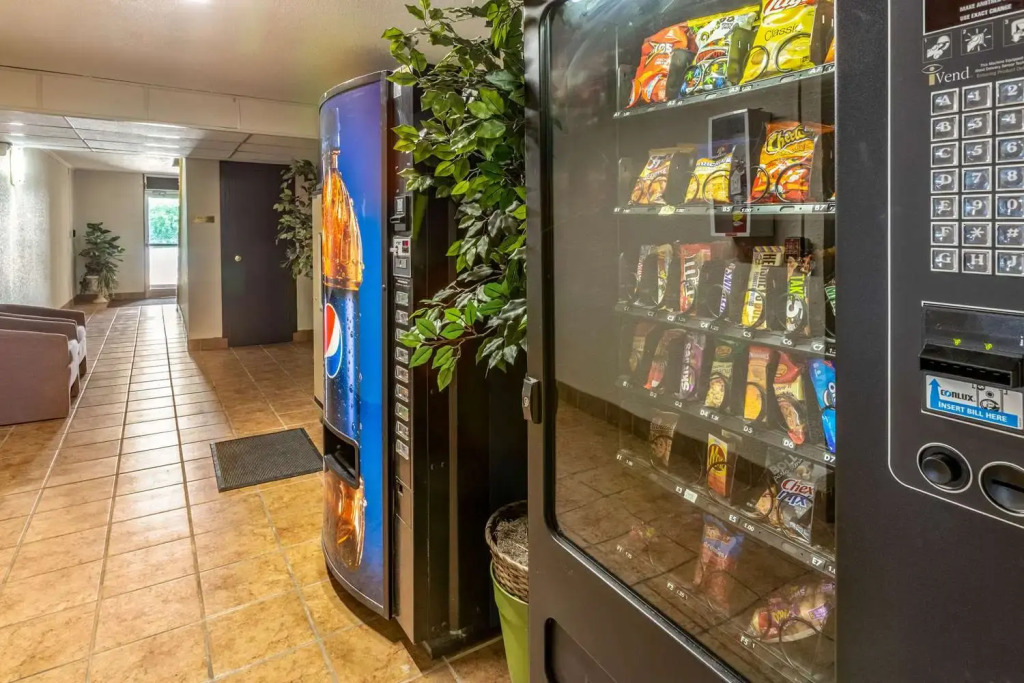 Baymont Inn & Suites by Wyndham Newton IA