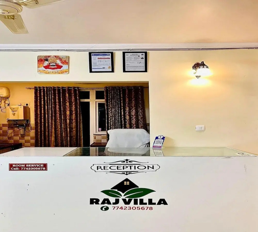 Hotel Raj Villa