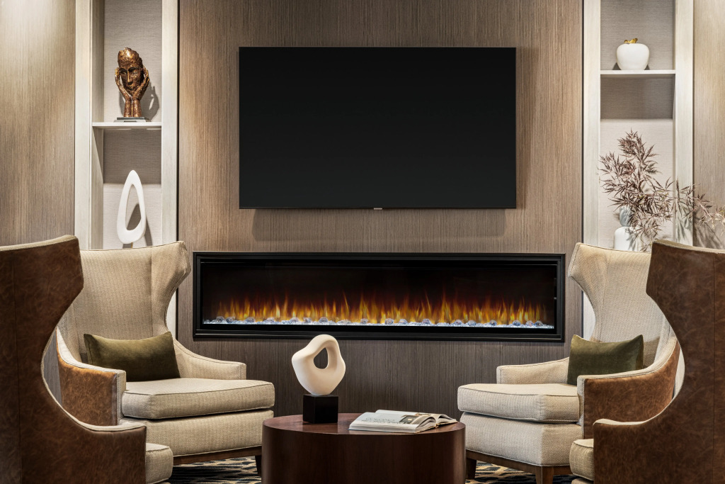 Crowne Plaza Edison by IHG