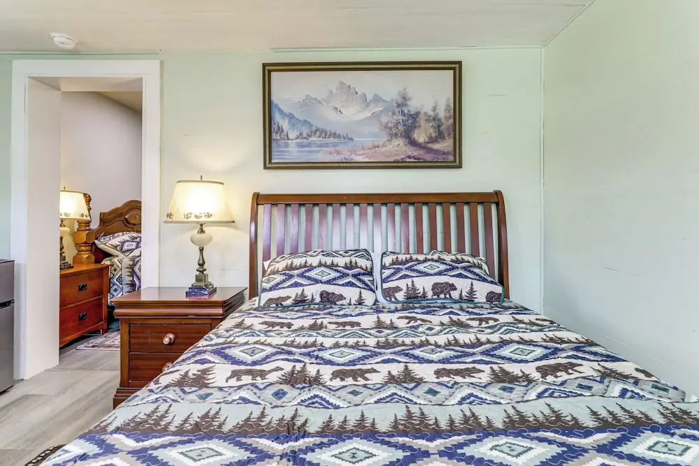 2 Mi to Great Smoky Mtns NP! Cozy Cabin Retreat
