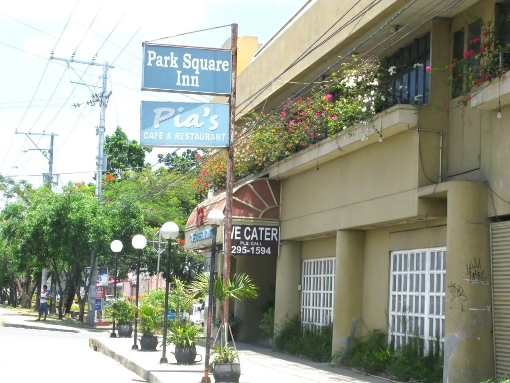 Park Square Inn