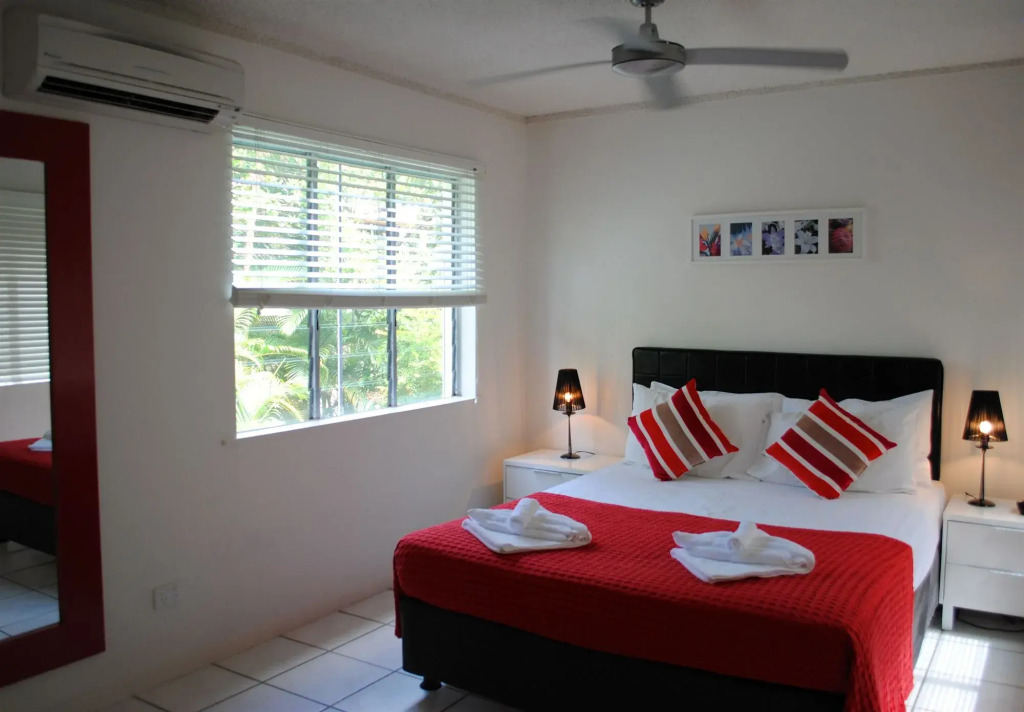 Seascape Holidays - Hibiscus