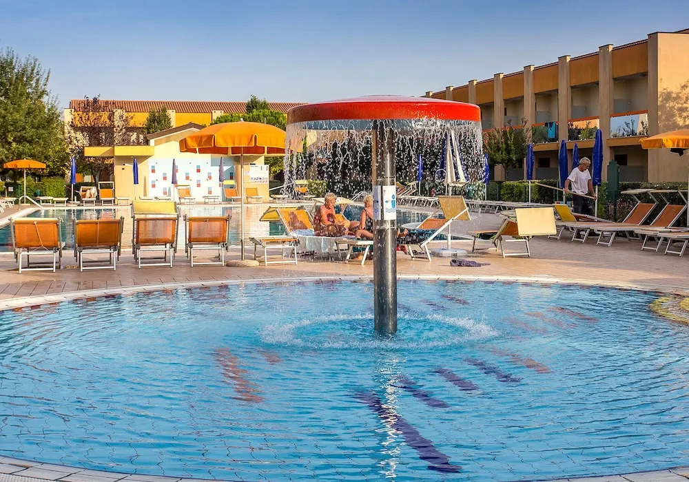 Poolside Retreat - Beahost