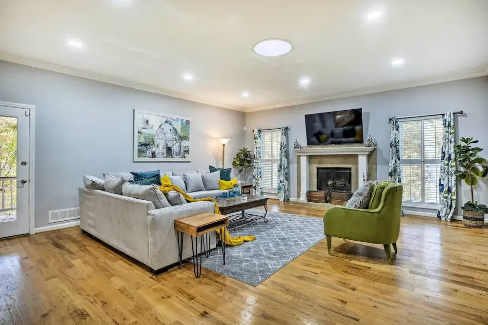Hilltop Marietta Apt w/ Custom Design & Decor!