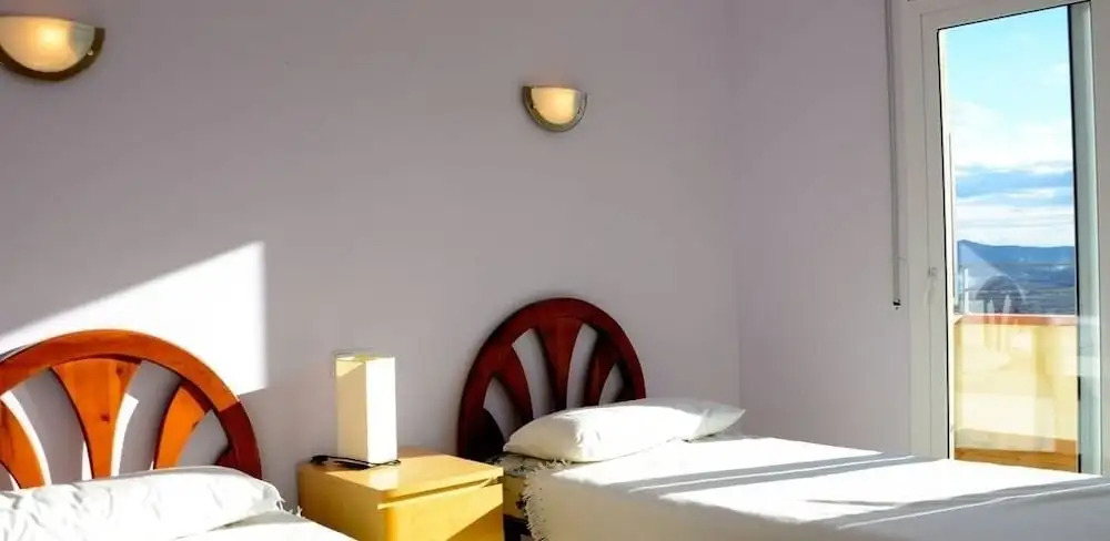Casa con piscina y bonitas vistas al mar