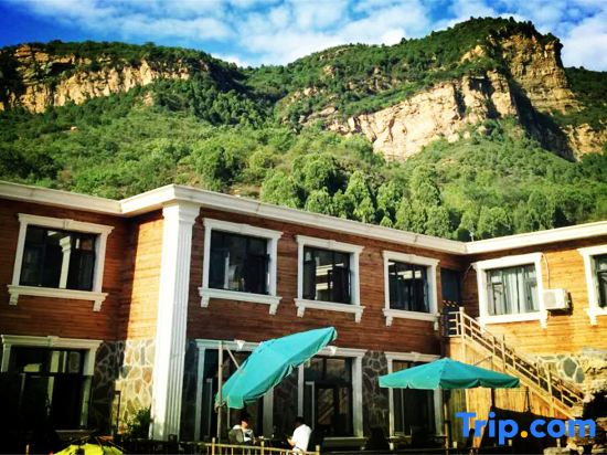 Baihe Anbian Holiday Village