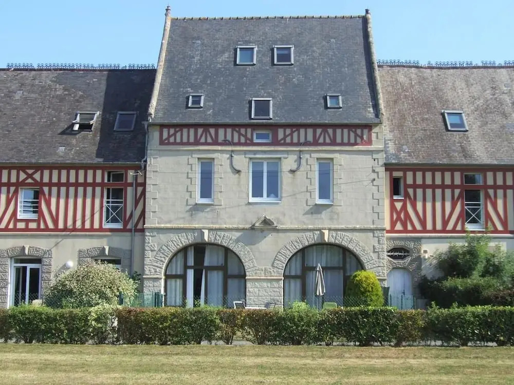 Appartement Lumineux avec Jardin Piscine