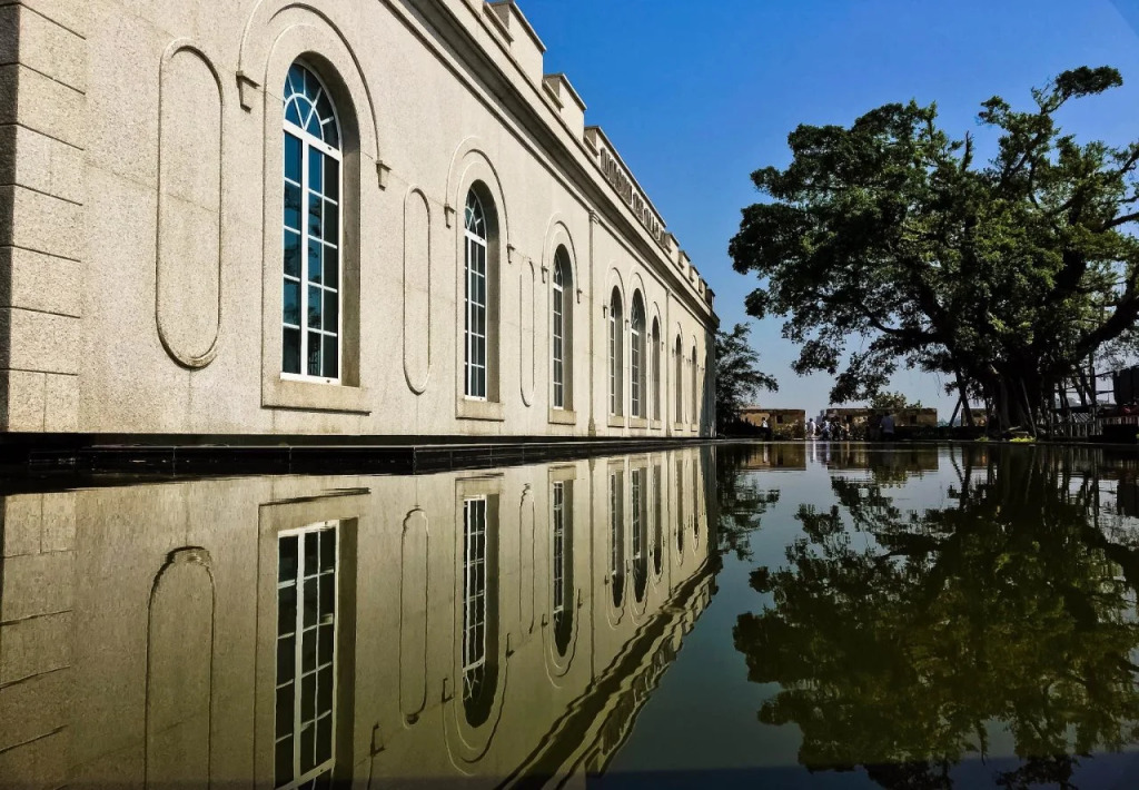 The House Of Dancing Water