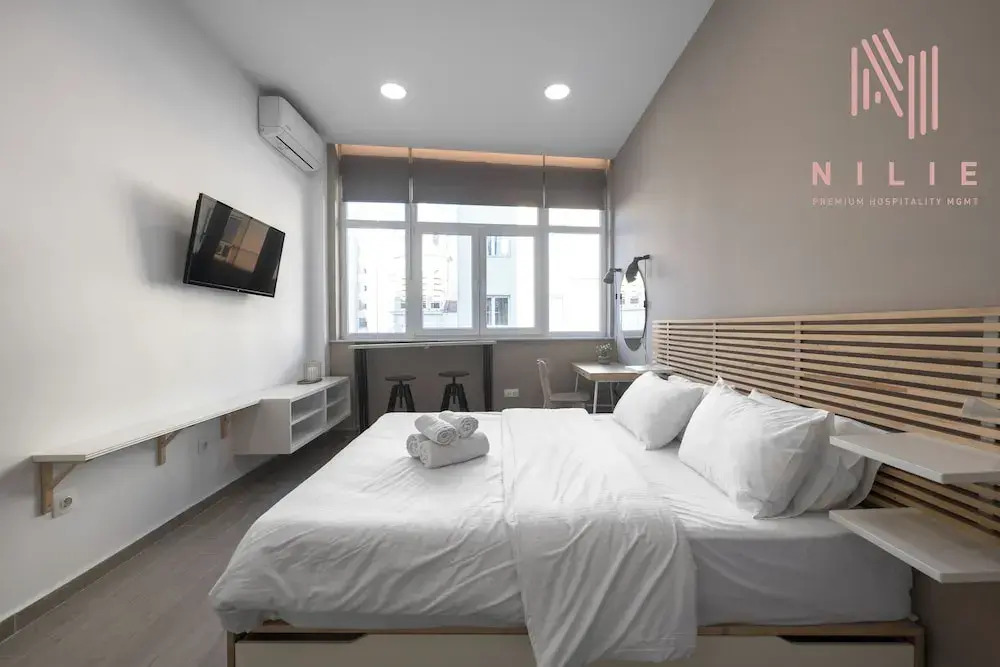 Fragkon 24, Nilie Hospitality MGMT