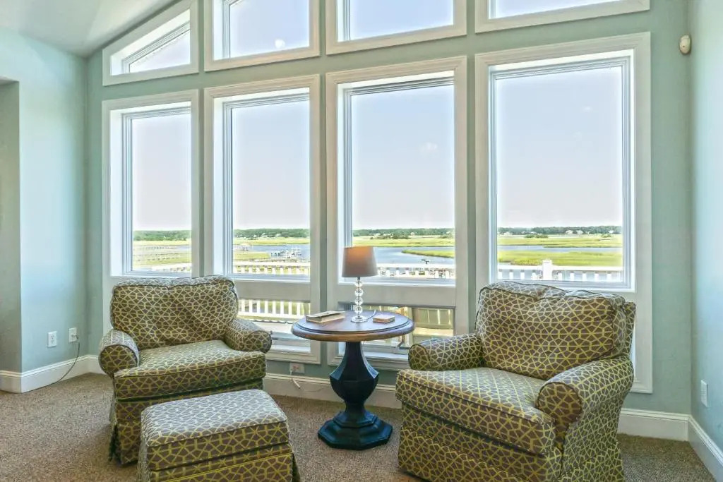 Pier Pleasure by Oak Island Accommodations
