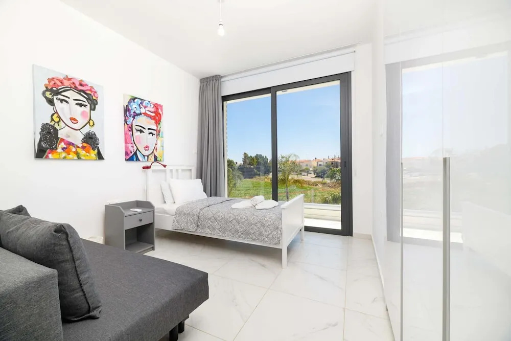 By The Beach - Royal Sapphire Villa
